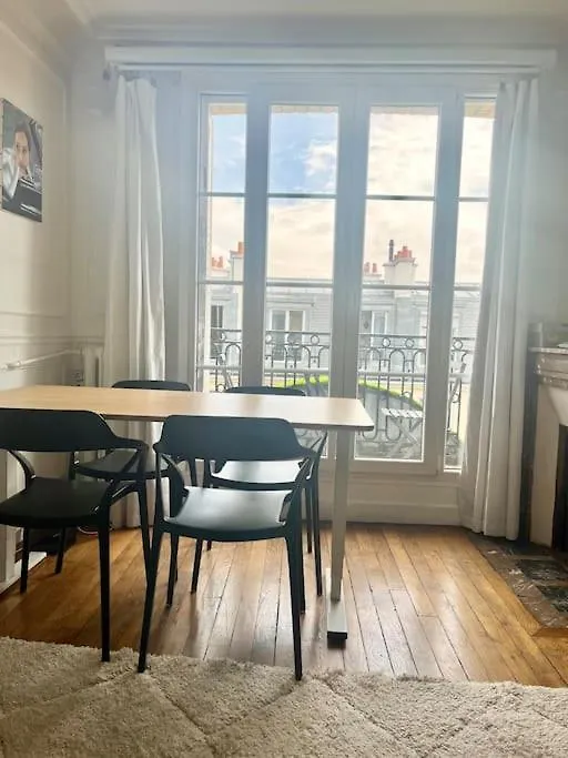 Appartement De Charme, Terrasse Et Vue Tour Eiffel Parijs